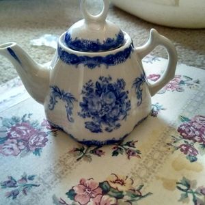 tea set from Tennessee!! blue